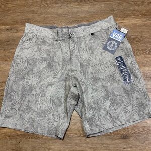 Vintage 1946 Tropical Gray Leaf Print Performance Golf Shorts